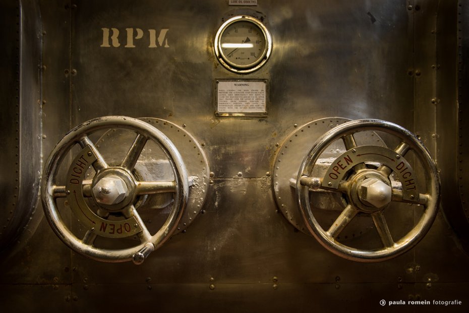 De machinekamer van de SS Rotterdam i.o.v. Blokboosters