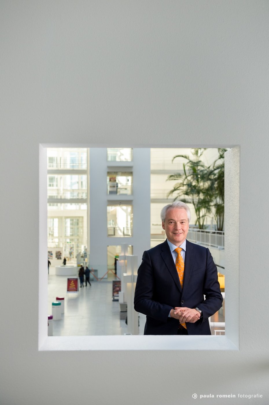 zakelijk portret, Gemeentehuis Den Haag Hugo Hollander, directeur Share Impact